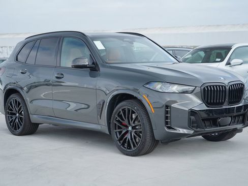 New 2026 BMW X5 sDrive40i w/ M Sport Package RWD image 3