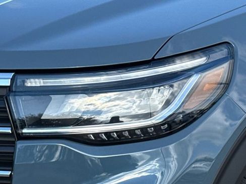 New 2026 Ford Explorer Active RWD image 4