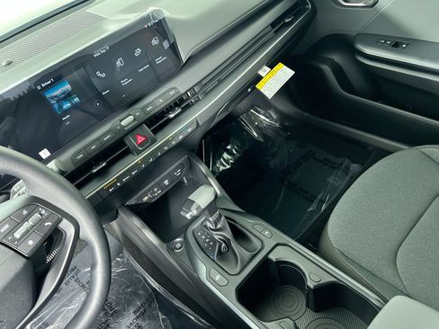 New 2026 Kia K4 FWD image 24