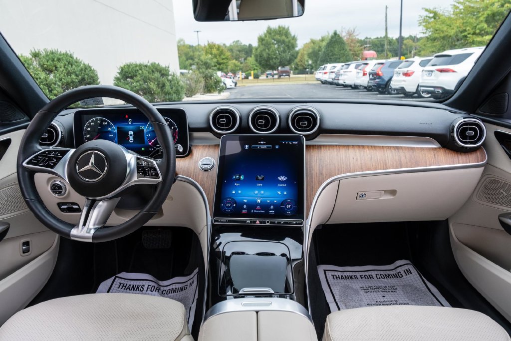 Used 2023 Mercedes-Benz C 300 4MATIC Sedan image 16