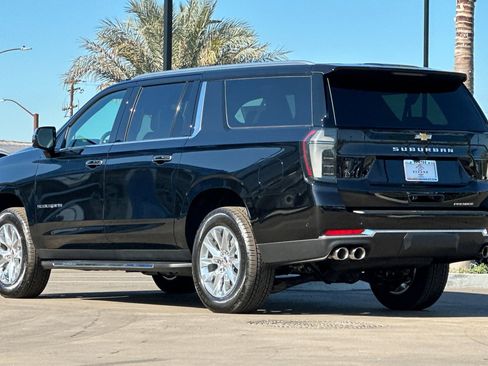 New 2026 Chevrolet Suburban Premier image 6