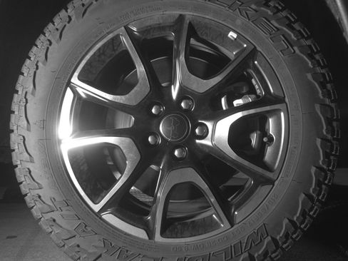 Used 2025 Jeep Compass Trailhawk AWD/4WD image 10