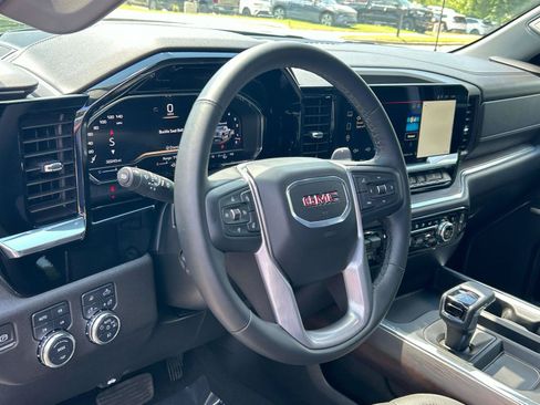 Used 2024 GMC Sierra 1500 SLT w/ SLT Premium Plus Package AWD/4WD image 19