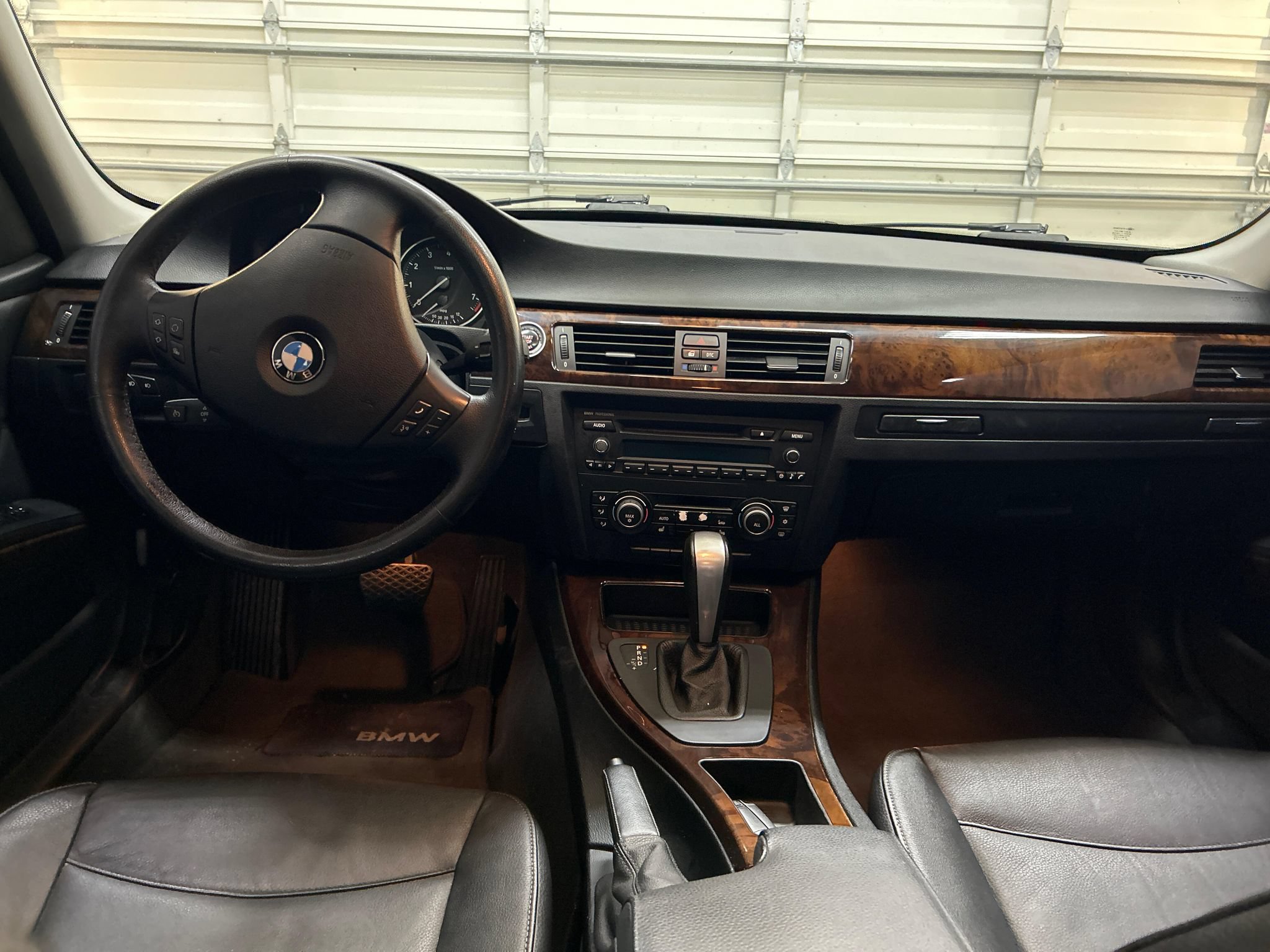 Used 2011 BMW 328i xDrive Sedan w/ Premium Pkg AWD/4WD image 11