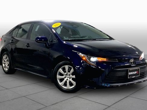 Used 2023 Toyota Corolla LE FWD image 3