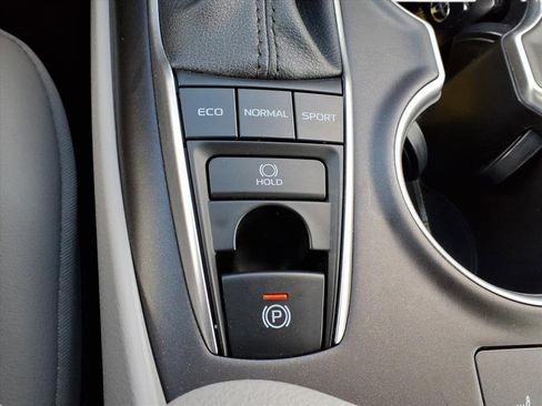 Used 2021 Toyota Camry XLE image 20