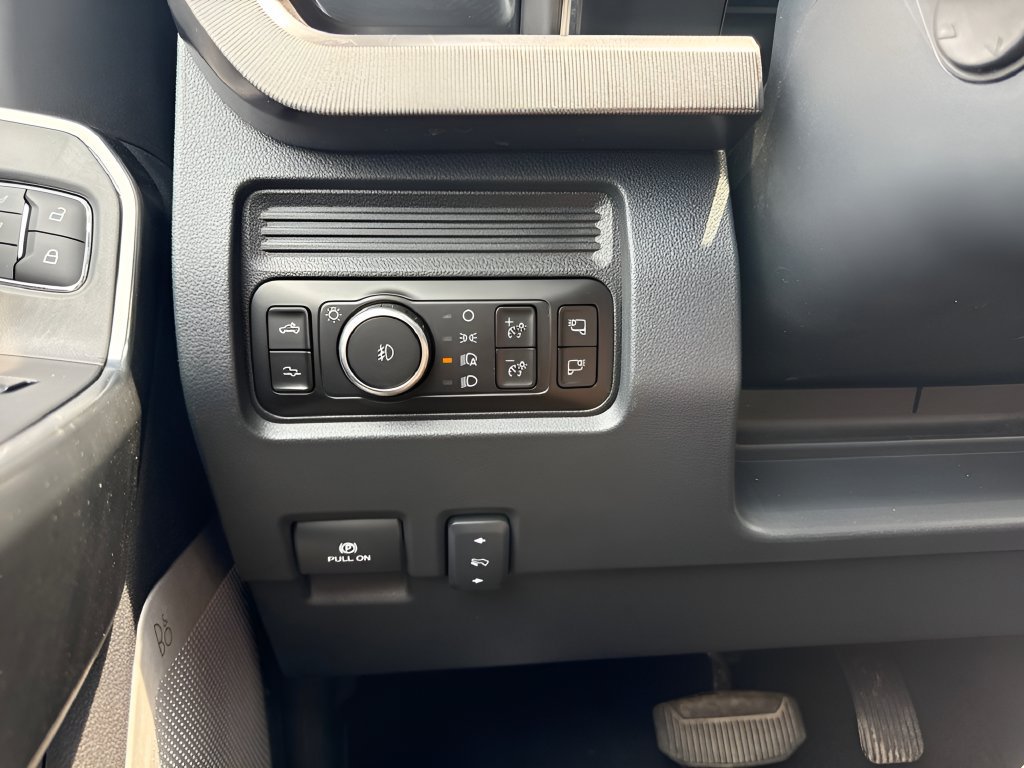 Used 2026 Ford F250 Platinum AWD/4WD image 26