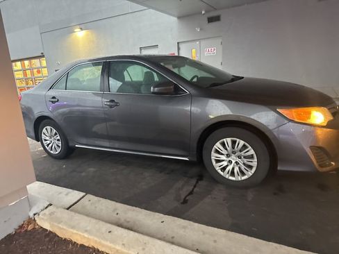 Used 2012 Toyota Camry LE image 2