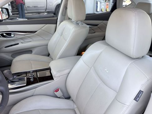 Used 2011 INFINITI M37 w/ Premium Pkg RWD image 19