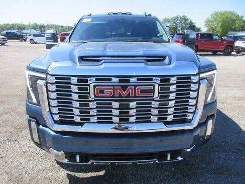 New 2026 GMC Sierra 3500 Denali w/ Denali Reserve Package AWD/4WD image 12