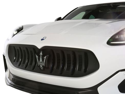 Used 2025 Maserati Grecale Folgore AWD/4WD image 3