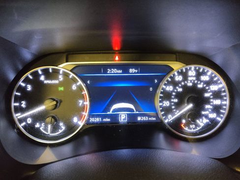 Used 2022 Nissan Sentra SV FWD image 23