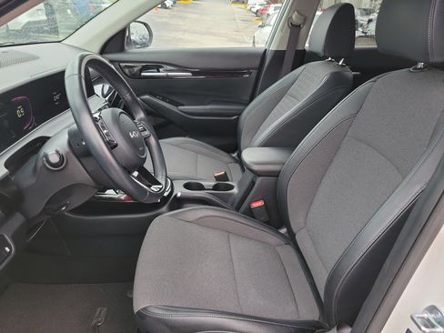 Used 2025 Kia Seltos S FWD image 17