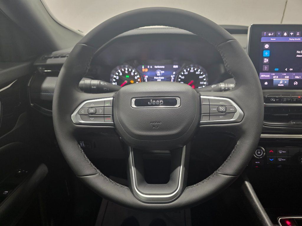 New 2026 Jeep Compass Latitude AWD/4WD image 4