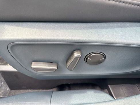 New 2025 Ford Maverick Lariat w/ Black Appearance Package image 12