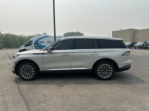 Used 2023 Lincoln Aviator AWD w/ Premium Package image 2