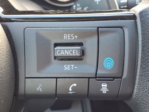 Certified 2023 Nissan Rogue SV image 30