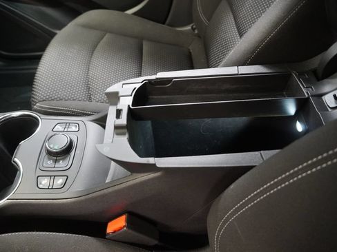 Used 2024 GMC Terrain SLE w/ Driver Convenience Package FWD image 24