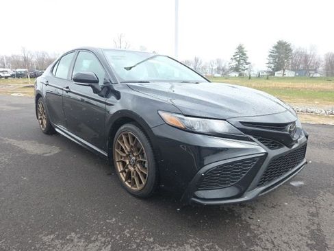 Used 2023 Toyota Camry SE w/ Convenience Package FWD image 1