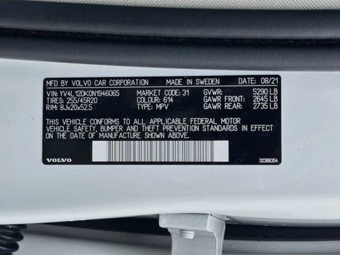 Used 2022 Volvo XC60 B5 Momentum w/ Protection Package Premier FWD image 43