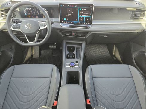 New 2026 Volkswagen Tiguan SE image 22