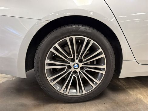 Used 2018 BMW 540i RWD image 14