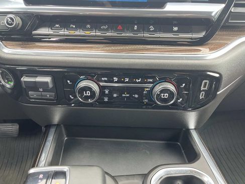Used 2024 Chevrolet Silverado 1500 LT Trail Boss w/ Convenience Package II AWD/4WD image 15