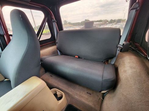 Used 2001 Jeep Wrangler Sahara AWD/4WD image 17