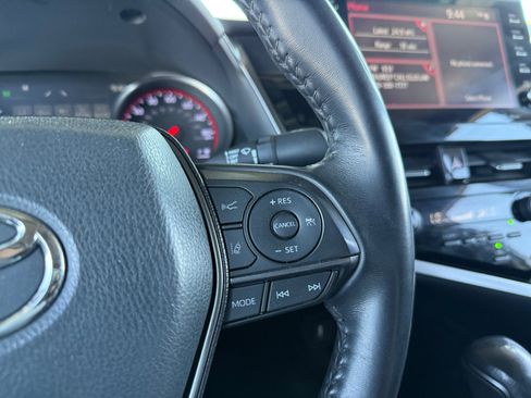 Used 2021 Toyota Camry XSE image 17