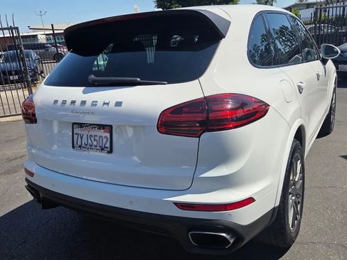 Used 2017 Porsche Cayenne AWD/4WD image 15