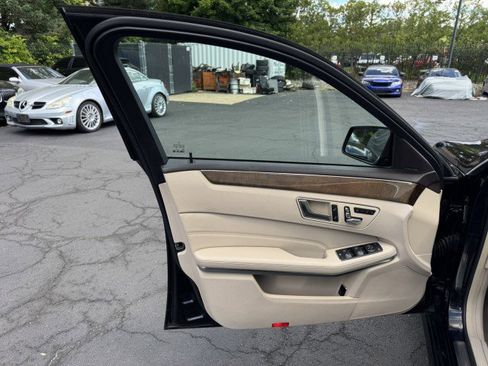 Used 2014 Mercedes-Benz E 350 4MATIC Sedan w/ Premium 1 Package image 18