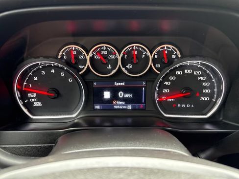 Used 2020 Chevrolet Silverado 1500 LTZ w/ LTZ Convenience Package AWD/4WD image 13