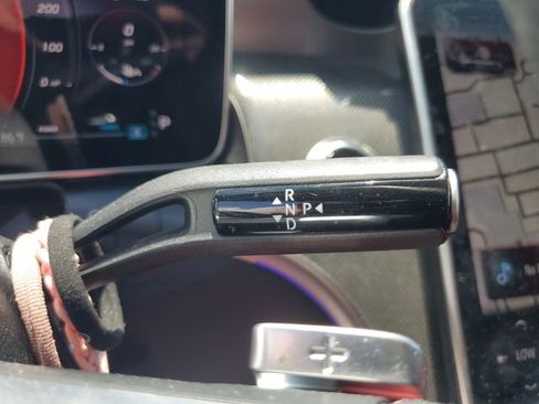 Used 2025 Mercedes-Benz GLC 300 4MATIC image 27