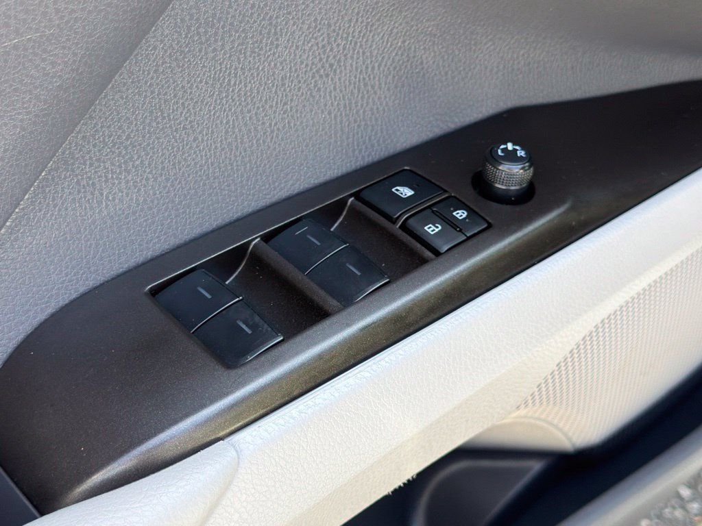 Used 2024 Toyota Camry SE AWD/4WD image 23