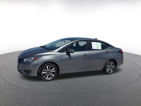 Used 2025 Nissan Versa SV FWD image 8