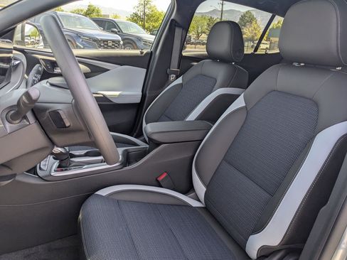 New 2025 Buick Envista Preferred image 24