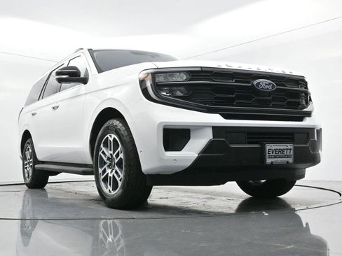 Used 2025 Ford Expedition Active AWD/4WD image 51