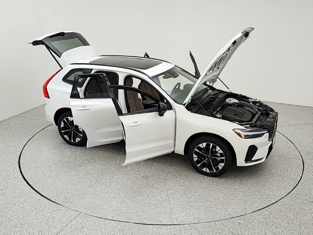 New 2026 Volvo XC60 B5 Plus w/ Protection Package Premier AWD/4WD image 39