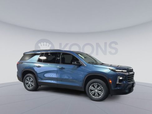 New 2026 Chevrolet Traverse LT w/ Driver Confidence Package image 2