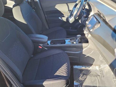 Used 2024 Nissan Kicks SV image 18