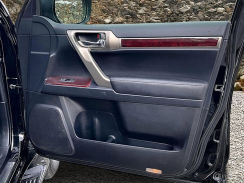 Used 2016 Lexus GX 460 460 w/ Premium Package image 22