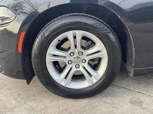 Used 2017 Dodge Charger SE image 9