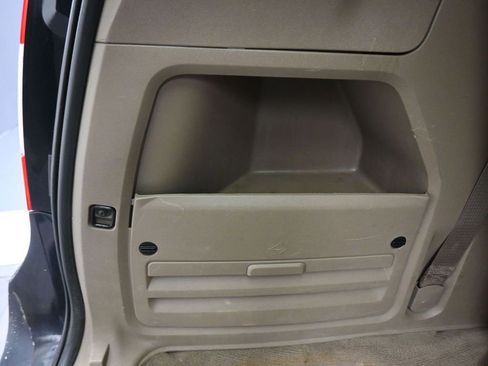 Used 2014 Chrysler Town & Country Touring image 52