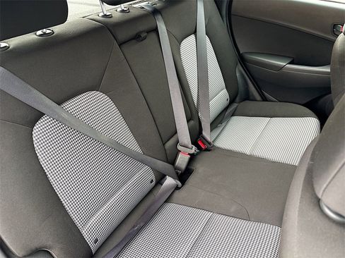 Used 2023 Hyundai Kona SE image 24