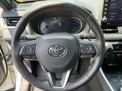 Used 2022 Toyota RAV4 XSE AWD/4WD image 18