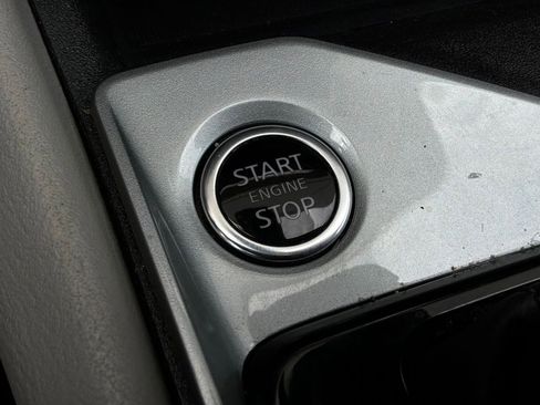 Used 2025 Nissan Altima 2.5 SV FWD image 24