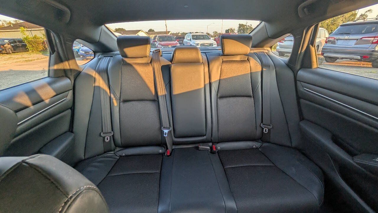 Used 2018 Honda Accord Sport image 9