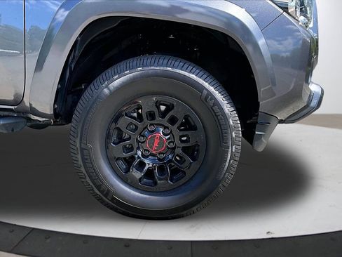 Used 2021 Toyota Tacoma TRD Sport w/ Technology Package RWD image 31