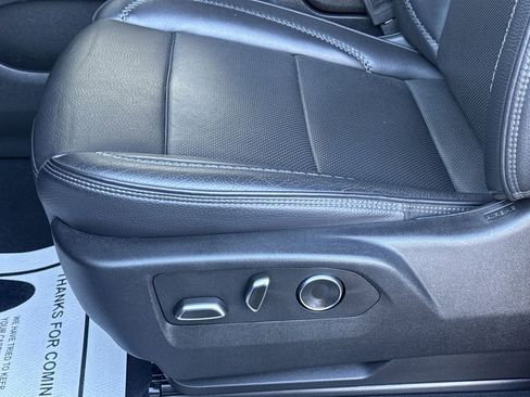 Used 2024 GMC Yukon XL Denali image 14