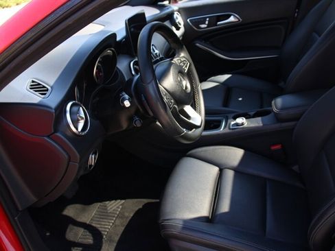 Used 2018 Mercedes-Benz CLA 250 image 5